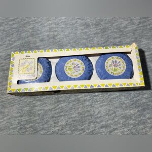 Country Gate Iris Fine Soaps Set Of 3 Made in England Vintage 2.62oz Wrapped New